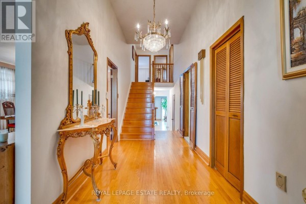 17 Altair Avenue, Toronto, ON, photo 3