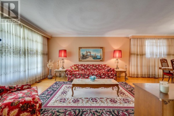Dining room - 17 Altair Avenue, Toronto, ON M1W2R1 Photo 4