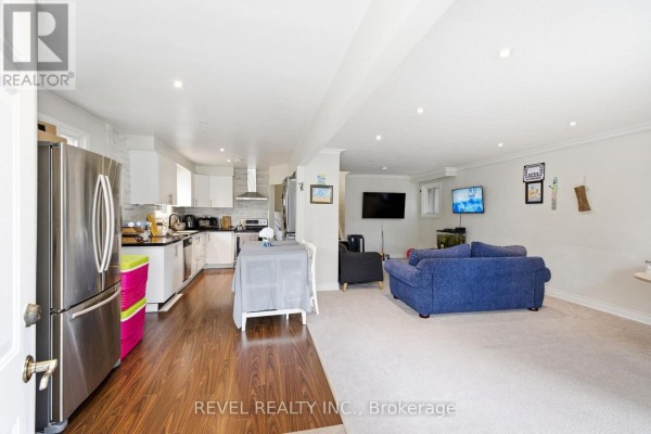 Eating area - 17 Amberjack Boulevard, Toronto, ON M1H2J2 Photo 5