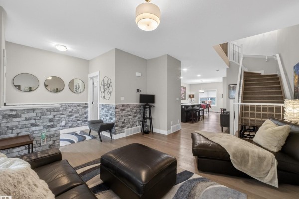Family room - 17 Amesbury Wd, Sherwood Park, AB T8B0B5 Photo 4