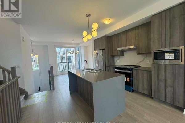 17 Bancroft Lane, Richmond Hill, ON L4E1M1 Photo 5