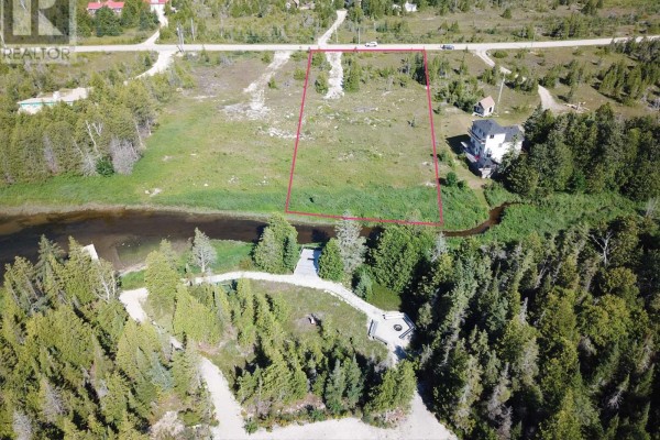 17 Bay Shore Ave. N. Avenue, Northern Bruce Peninsula, ON N0H2R0 Photo 4