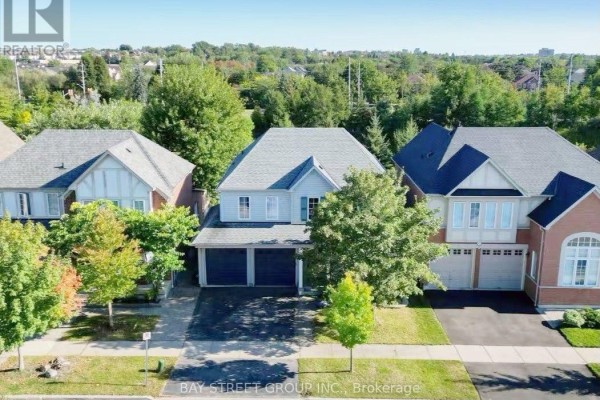 Family room - 17 Bradbury Crescent, Ajax, ON L1T4H5 Photo 2