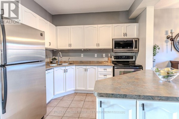 17 Bruce Crescent, Barrie, ON, photo 3
