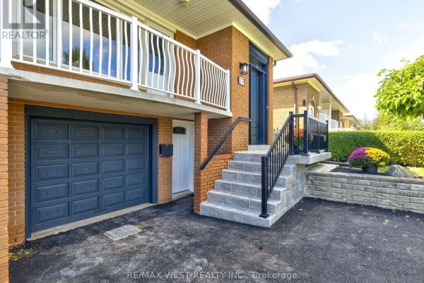 17 Cabana Drive, Toronto, ON, photo 3