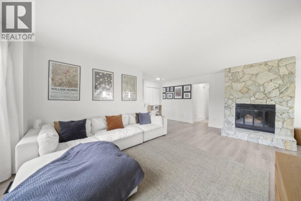 17 Campion Court, Port Moody, BC V3H4A9 Photo 2