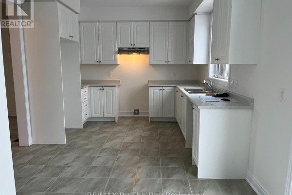 17 Carriage Lane, Wasaga Beach, ON, photo 2