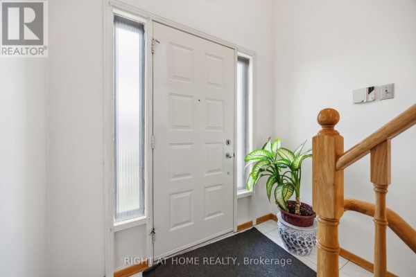 Dining room - 17 Cathy Jean Crescent, Toronto, ON M9V4T2 Photo 2