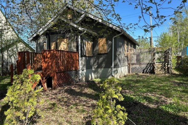 17 Cedar Street, Pine Falls, MB R0E1M0 Photo 3