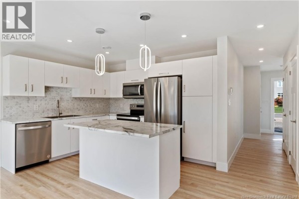 5pc Ensuite bath - 17 Celestin, Dieppe, NB E1A0K2 Photo 5