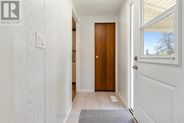 17 Circle Drive, Kawartha Lakes, ON K9V0H7 Photo 4