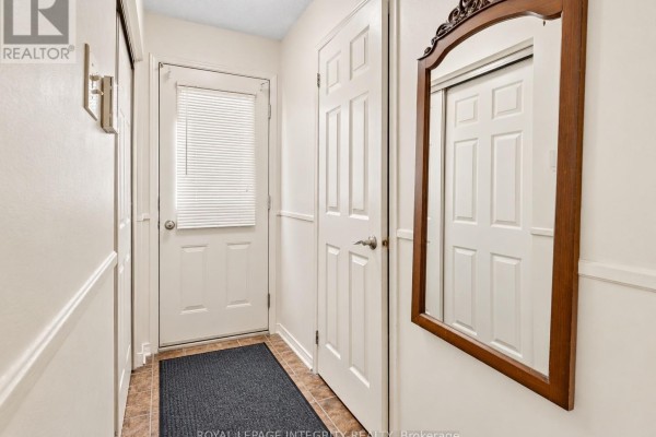 Bathroom - 17 Constable Street, Ottawa, ON K2J3G3 Photo 4