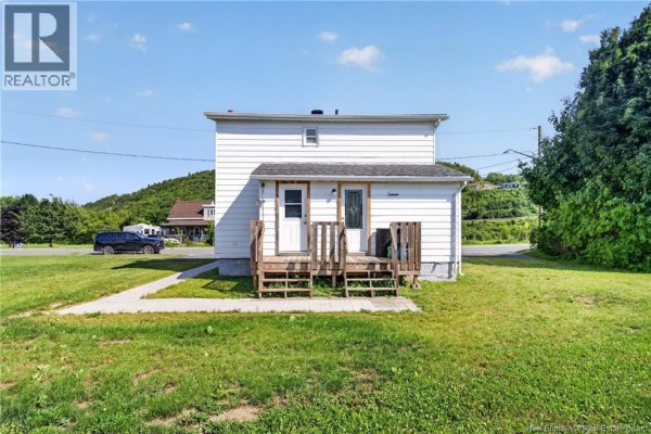 17 Dover Street, Campbellton, NB E3N1P4 Photo 4