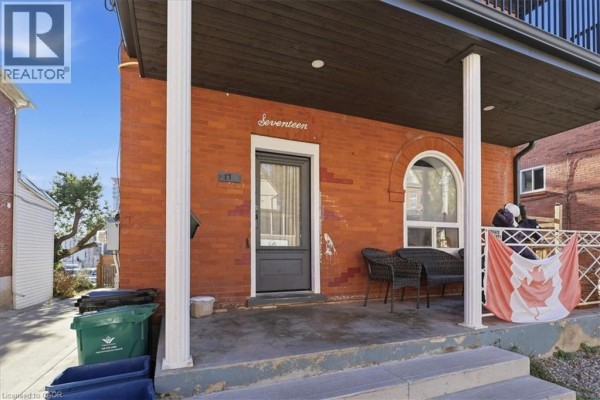 Living room - 17 Eby Street S Unit# Upper, Kitchener, ON N2G3K6 Photo 2