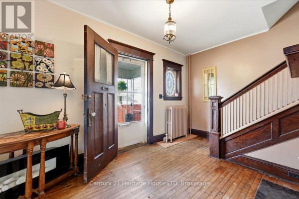 Primary Bedroom - 17 Elizabeth Street E, Welland, ON L3C4M2 Photo 4