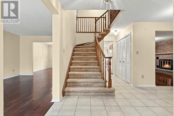 Kitchen - 17 Farmington Drive, St  Catharines, ON L2S3E8 Photo 5
