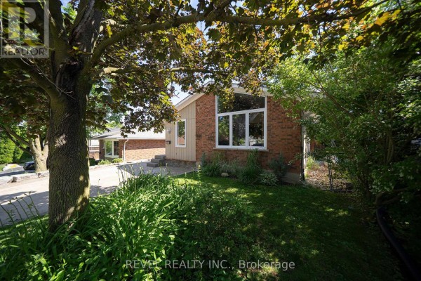 Primary Bedroom - 17 Flynn Avenue, Cambridge, ON N3C2T8 Photo 4