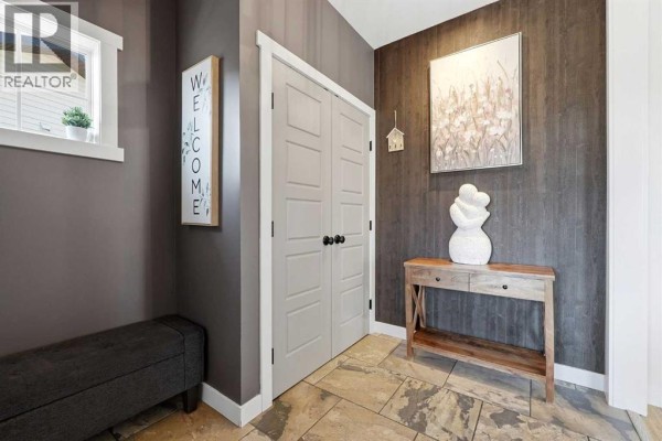 Foyer - 17 Hammond Close, Sylvan Lake, AB T4S0C7 Photo 5