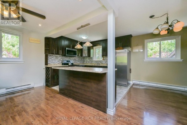 Family room - 17 Jamieson Drive, Adjala Tosorontio, ON L0N1R0 Photo 4