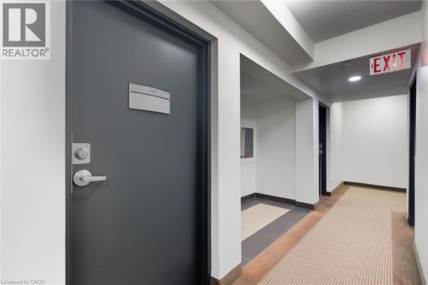 17 King Street E Unit# 205, Dundas, ON L9H1B7 Photo 3