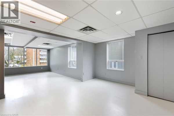 17 King Street E Unit# 205, Dundas, ON L9H1B7 Photo 4