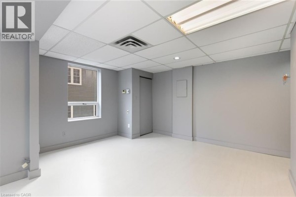 17 King Street E Unit# 205, Dundas, ON L9H1B7 Photo 5