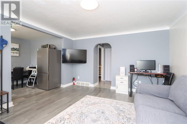 17 Landsend Street, Sudbury, ON P3C1B9 Photo 4