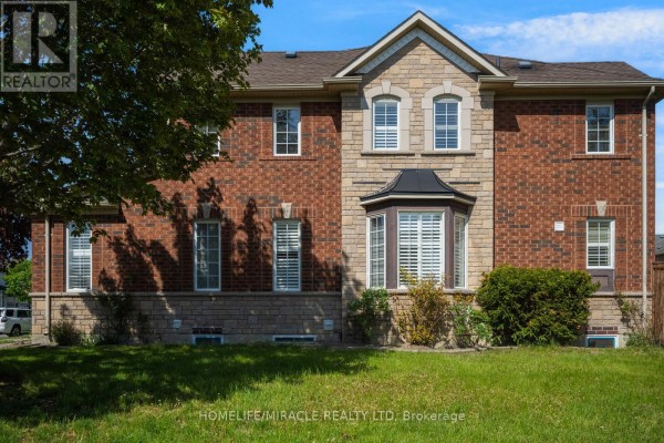 Family room - 17 Latania Boulevard, Brampton, ON L6P1S8 Photo 4