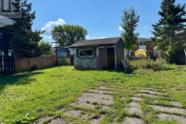 17 Lemarier Street, Kapuskasing, ON, photo 2