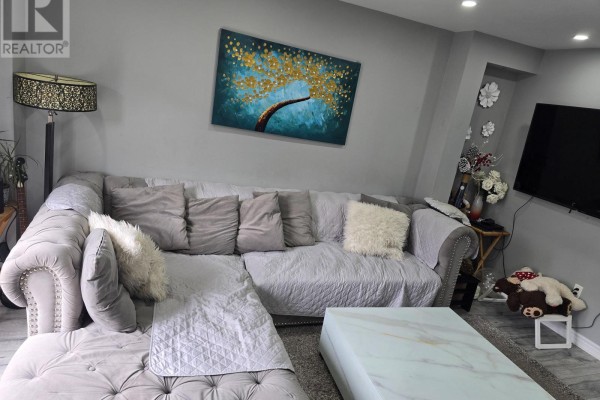 17 Mannel Crescent, Brampton, ON, photo 3