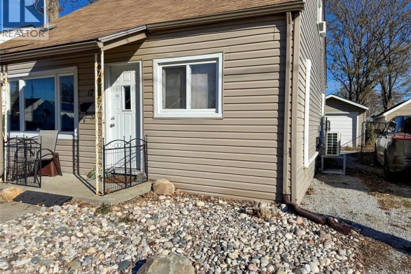 17 Mcnaughton Avenue, Wallaceburg, ON, photo 3