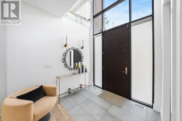 17 Nesbitt Drive, Toronto, ON, photo 2