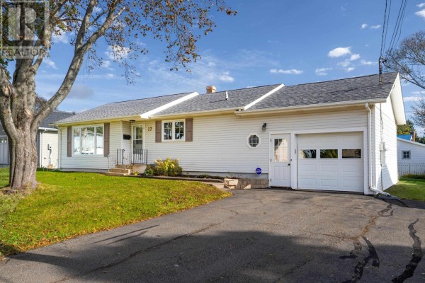 17 Newland Crescent, Charlottetown
