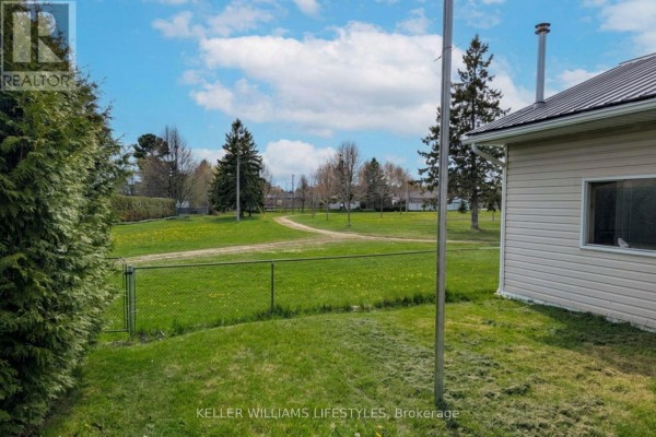 17 Nightingale Drive, North Bay, ON P1A2R1 Photo 4
