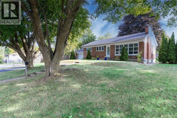 Recreation room - 17 Orchard Crescent, Guelph, ON N1E1W9 Photo 2