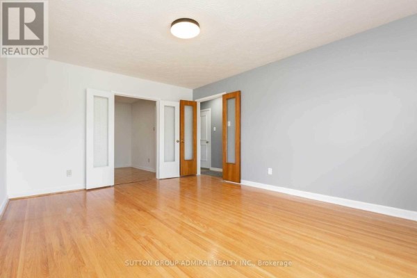 17 Pamille Place, Toronto, ON M6M3A9 Photo 5