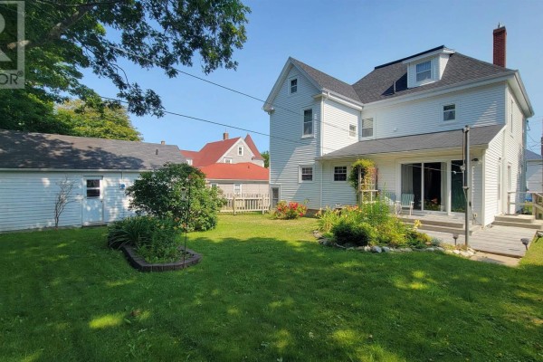 17 Porter Street, Yarmouth, NS, photo 3