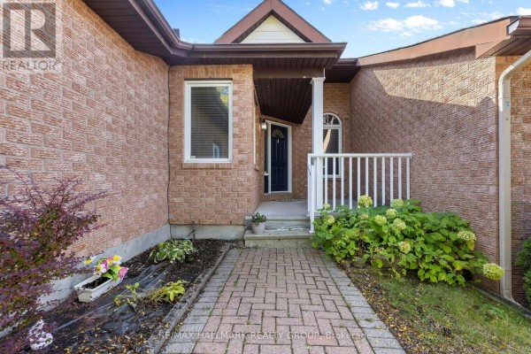 Kitchen - 17 Quinterra Court, Ottawa, ON K1V1K8 Photo 3