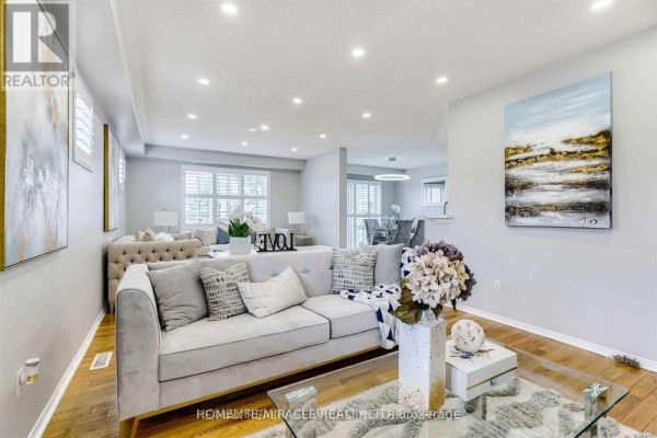 Family room - 17 Rattlesnake Road, Brampton, ON L6R1P8 Photo 3