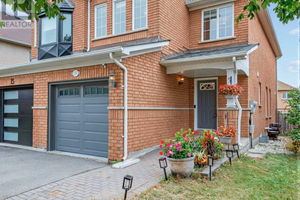17 Royal Appian Crescent, Vaughan, ON L4K5K9 Photo 2