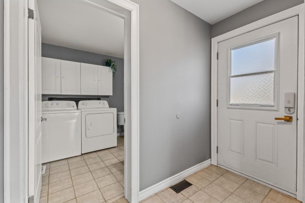 Living room - 17 Rue Lafrance, Mansfield Et Pontefract, QC J0X1R0 Photo 5