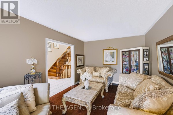 Family room - 17 Sparta Court, Markham, ON L3S4A4 Photo 5