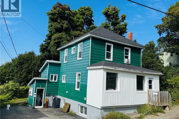 17 Stanley Street, Campbellton, NB, photo 2