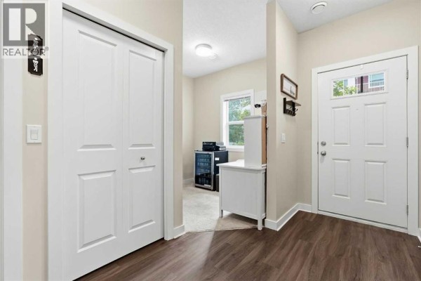 Bedroom - 17 Stonehouse Crescent Nw, High River, AB T1V0G3 Photo 5