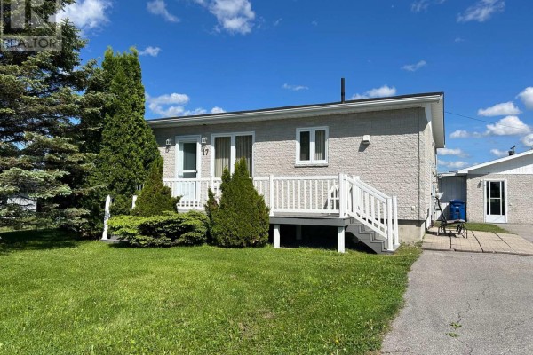 Primary Bedroom - 17 Tremblay, Fauquier Avenue S, Kapuskasing, ON P0L1G0 Photo 5