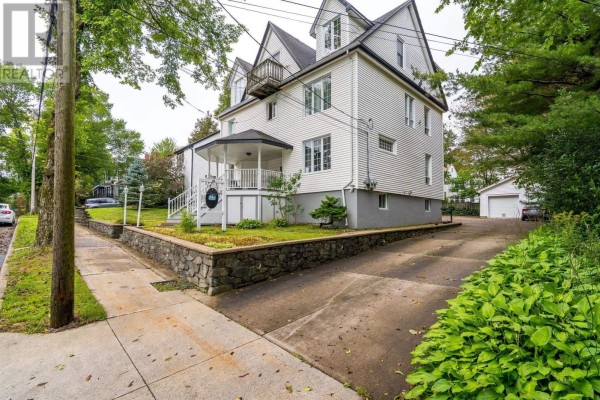 17 Tulip Street, Dartmouth, NS B3A2S5 Photo 2
