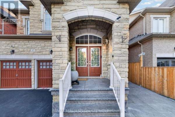 17 Tysonville Circle, Brampton, ON, photo 2
