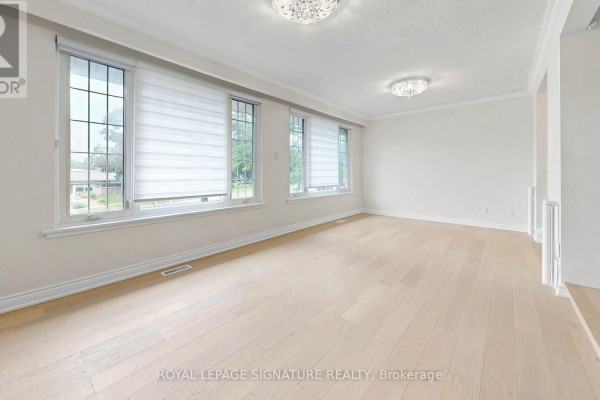 Dining room - 17 Valentine Drive, Toronto, ON M3A3J5 Photo 4