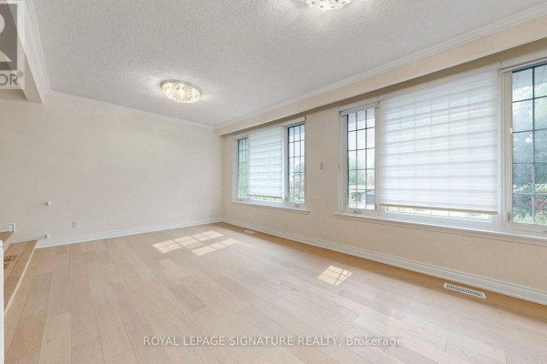 Kitchen - 17 Valentine Drive, Toronto, ON M3A3J5 Photo 5