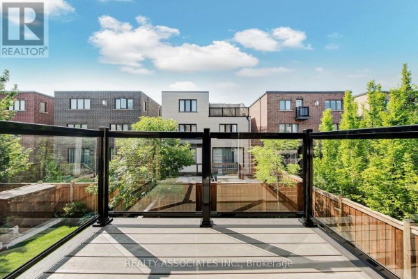 17 Vaudeville Drive, Toronto, ON M8W0B4 Photo 2